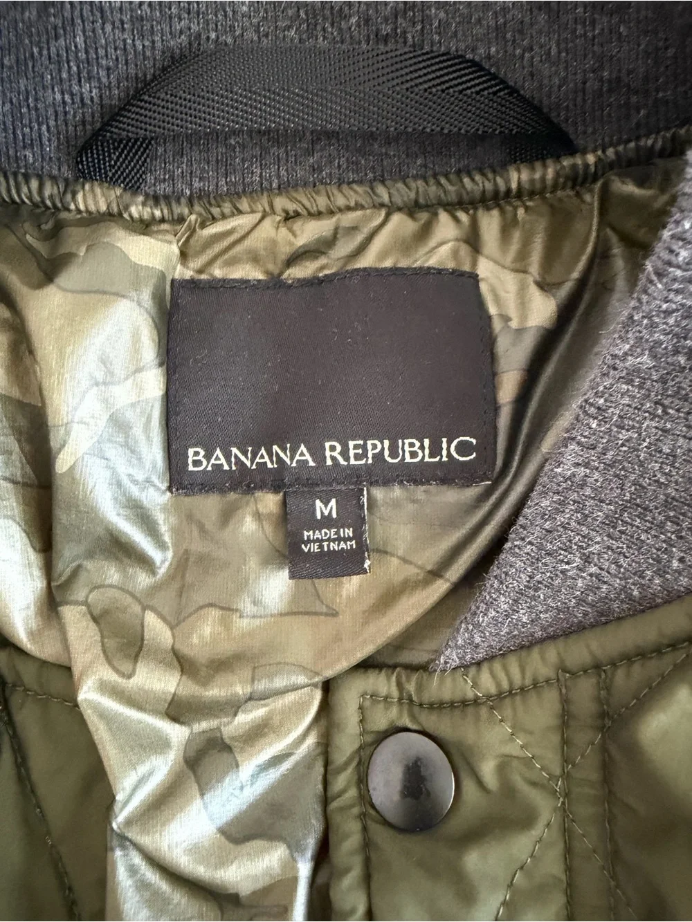 Banana Republic lightweight quilted